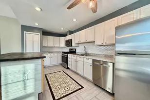 433 Gloria Ln, Oswego, IL 60543 - Photo 5