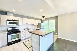 433 Gloria Ln, Oswego, IL 60543 - Photo 7