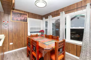 683 Columbia Ave, Elgin, IL 60120 - Photo 9