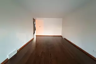 11214 S Sacramento Ave, Chicago, IL 60655 - Photo 3