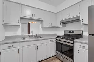 7010 W 110th St, Worth, IL 60482 - Photo 13