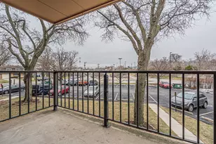 7010 W 110th St, Worth, IL 60482 - Photo 9