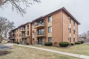 7010 W 110th St, Worth, IL 60482 - Photo 3