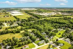 1605 S Des Plaines St, Joliet, IL 60436 - Photo 9