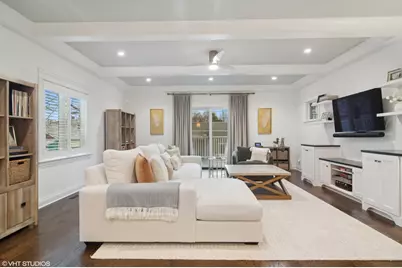 5744 W Ainslie Street, Chicago, IL 60630 - Photo 9