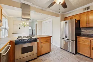 5440 S Edgewood Ave, La Grange Highlands, IL 60525 - Photo 7