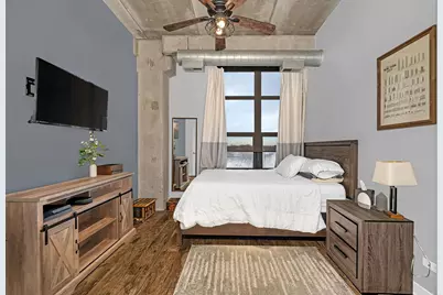 811 W 15th Place #610, Chicago, IL 60608 - Photo 11