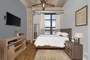 811 W 15th Pl, Chicago, IL 60608 - Photo 11