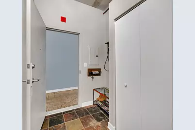 811 W 15th Place #610, Chicago, IL 60608 - Photo 19