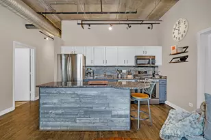 811 W 15th Pl, Chicago, IL 60608 - Photo 7