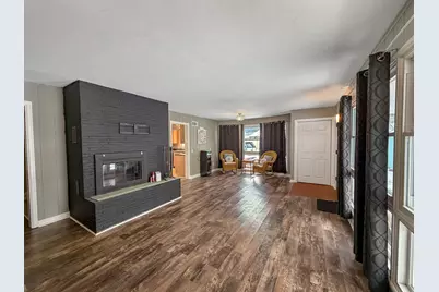 1126 W Stover Street, Freeport, IL 61032 - Photo 3