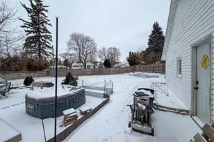 1126 W Stover St, Freeport, IL 61032 - Photo 33