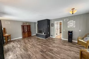 1126 W Stover St, Freeport, IL 61032 - Photo 5