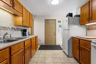 2801 Lawndale Dr, Champaign, IL 61821 - Photo 9