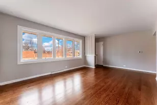 4904 W Hawthorne Ave, Hillside, IL 60162 - Photo 3