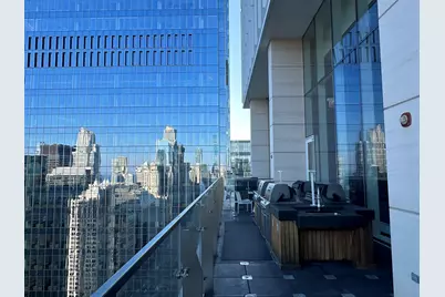 313 W Wolf Point Plaza #1910, Chicago, IL 60654 - Photo 17