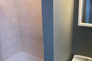 355 W New York St, Aurora, IL 60506 - Photo 9