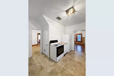 327 W Garfield Street, Freeport, IL 61032 - Photo 13