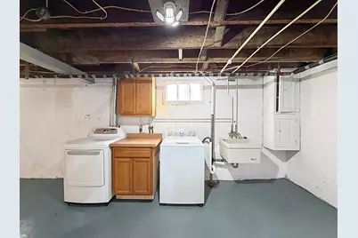 327 W Garfield Street, Freeport, IL 61032 - Photo 39