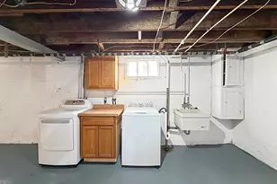 327 W Garfield St, Freeport, IL 61032 - Photo 39