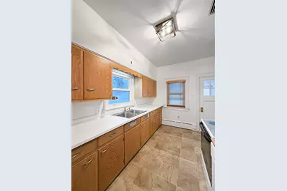 327 W Garfield Street, Freeport, IL 61032 - Photo 15