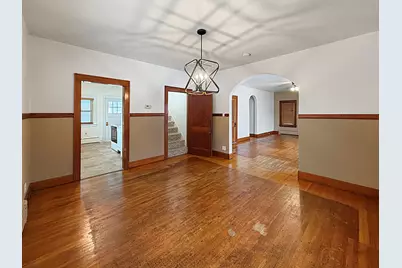 327 W Garfield Street, Freeport, IL 61032 - Photo 5