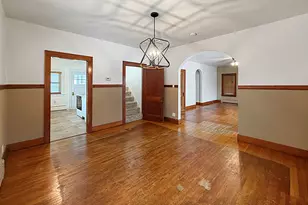 327 W Garfield St, Freeport, IL 61032 - Photo 5