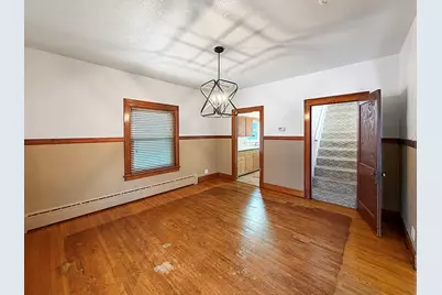 327 W Garfield Street, Freeport, IL 61032 - Photo 7