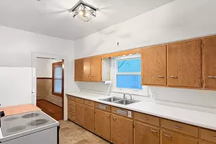 327 W Garfield St, Freeport, IL 61032 - Photo 19