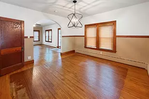 327 W Garfield St, Freeport, IL 61032 - Photo 5