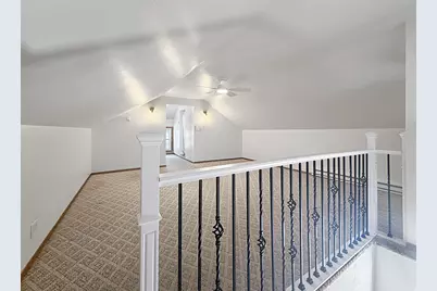 327 W Garfield Street, Freeport, IL 61032 - Photo 29