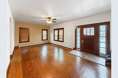 327 W Garfield Street, Freeport, IL 61032 - Photo 11