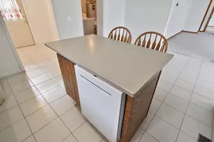 301 E Douglas St, Saint John, IL 61873 - Photo 9