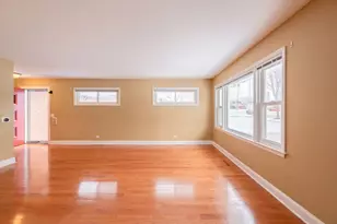 114 N Forest Ave, Palatine, IL 60074 - Photo 5