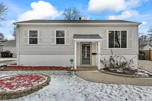 215 Mayfield Dr, Streamwood, IL 60107 - Photo 1