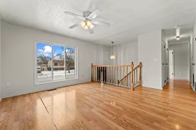 215 Mayfield Drive, Streamwood, IL 60107 - Photo 7