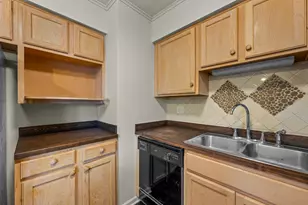 215 Mayfield Dr, Streamwood, IL 60107 - Photo 15