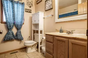 1020 W Perry St, Belvidere, IL 61008 - Photo 25