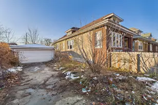 8116 S Marquette Ave, Chicago, IL 60617 - Photo 17