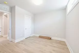 1607 W Waveland Ave, Chicago, IL 60613 - Photo 11