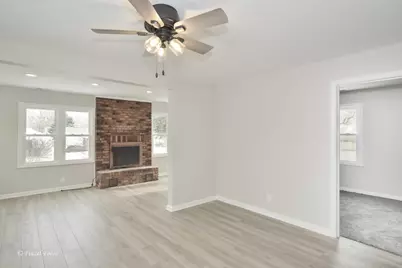 309 Glenwood Avenue, McHenry, IL 60051 - Photo 3