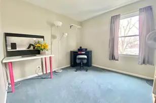 1949 Governors Ln, Hoffman Estates, IL 60169 - Photo 11