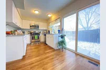 1949 Governors Lane, Hoffman Estates, IL 60169 - Photo 7