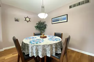 1949 Governors Ln, Hoffman Estates, IL 60169 - Photo 5