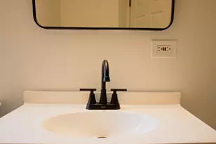 2001 W Fargo Ave, Chicago, IL 60645 - Photo 7