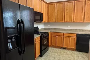 203 W Park Ave, Sugar Grove, IL 60554 - Photo 7