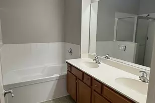 203 W Park Ave, Sugar Grove, IL 60554 - Photo 13