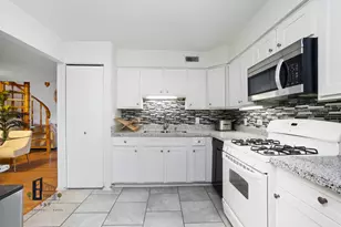 14533 Walden Ct, Oak Forest, IL 60452 - Photo 7