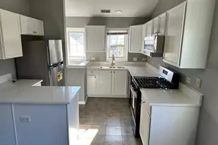 2211 Waterleaf Ct, Naperville, IL 60564 - Photo 9