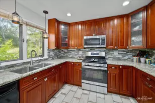 1002 Bruce Dr, Elgin, IL 60120 - Photo 13